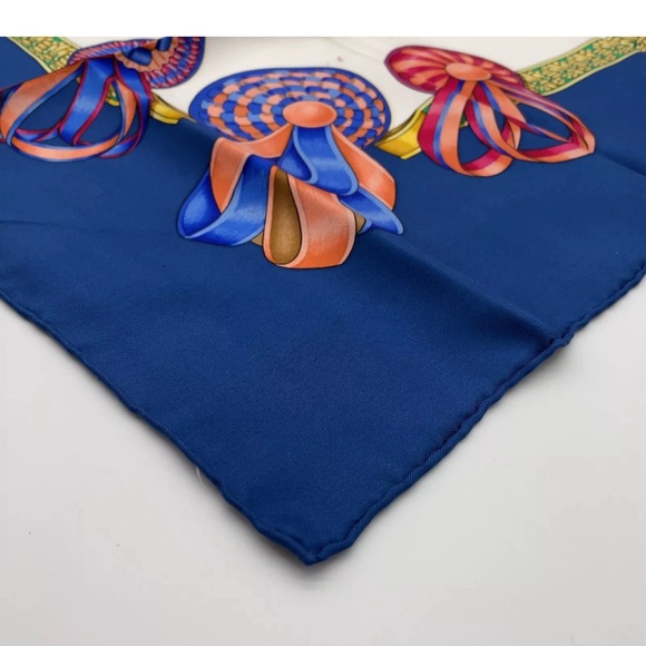 Hermes Carré 90 LES RUBANS DU CHEVAL Silk Scarf W/Box - Picture 8 of 15